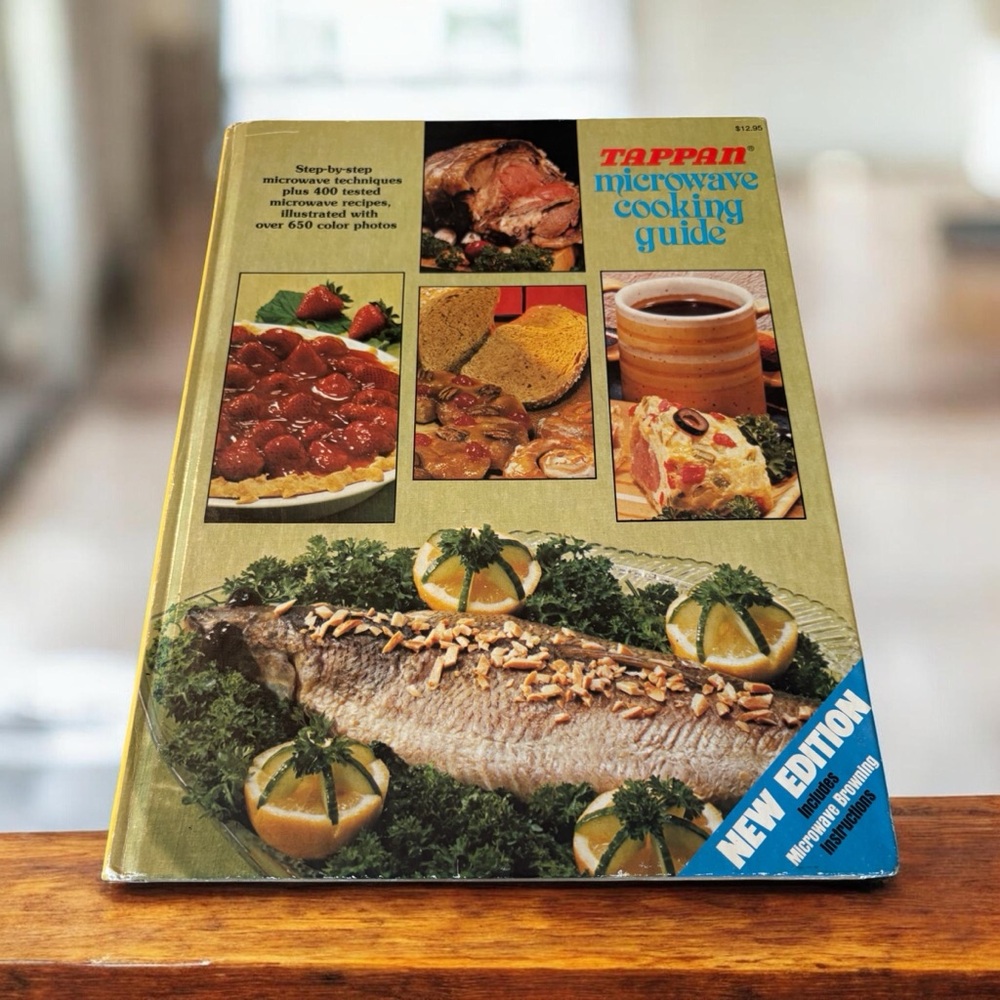 Tappan Microwave Cooking Guide - Vintage Cookbook in Olive Cover